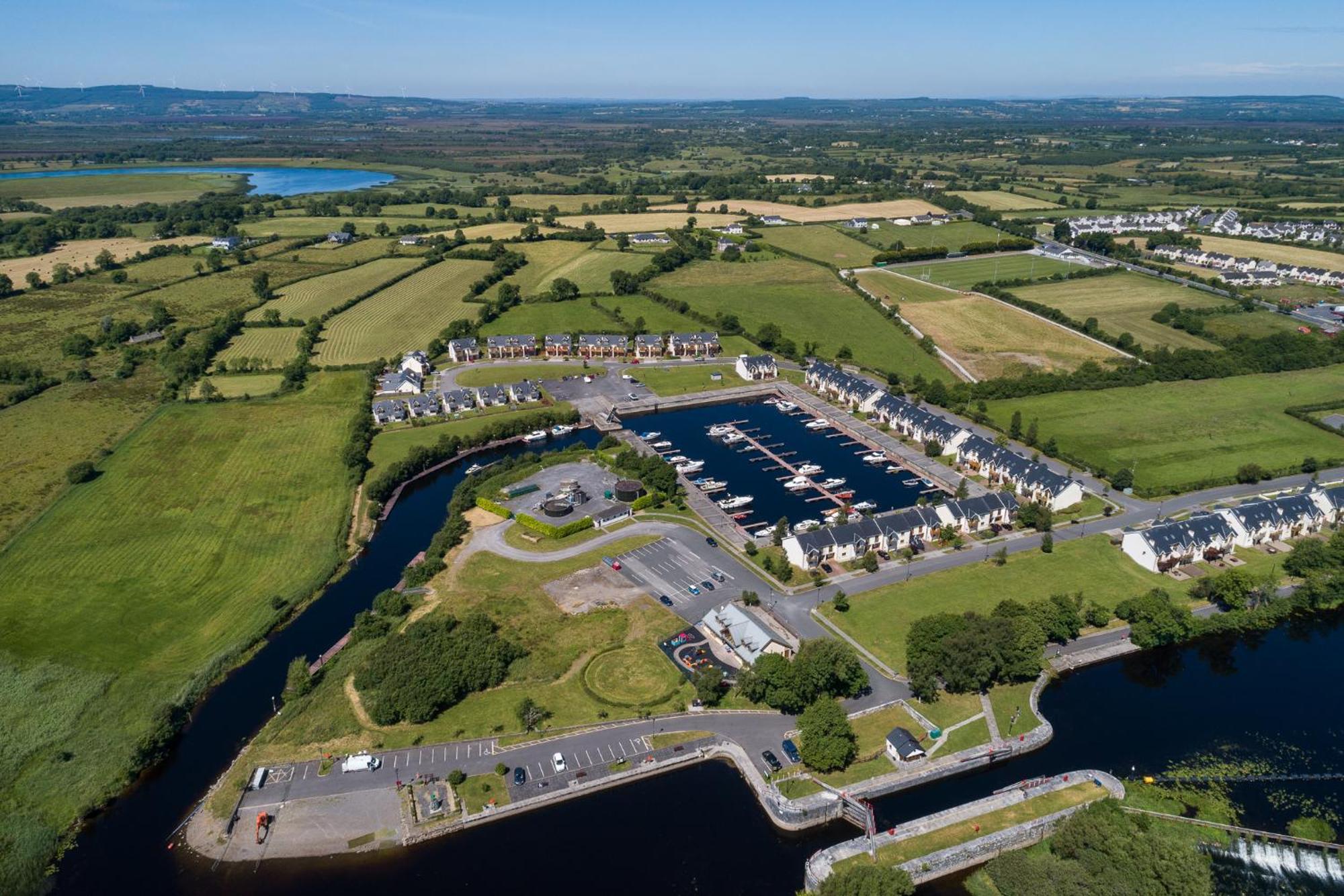 Shannonside - Stylish 5 Bed Marina Home & 40Ft Mooring Termonbarry Eksteriør billede