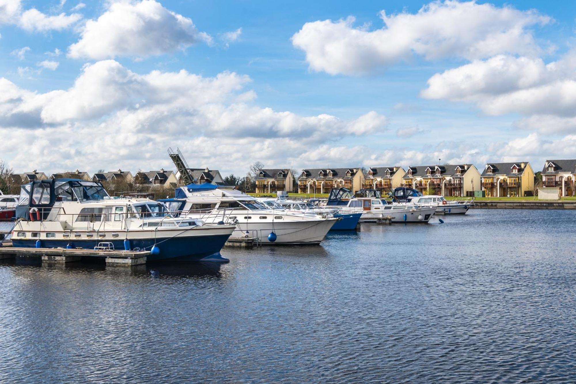 Shannonside - Stylish 5 Bed Marina Home & 40Ft Mooring Termonbarry Eksteriør billede