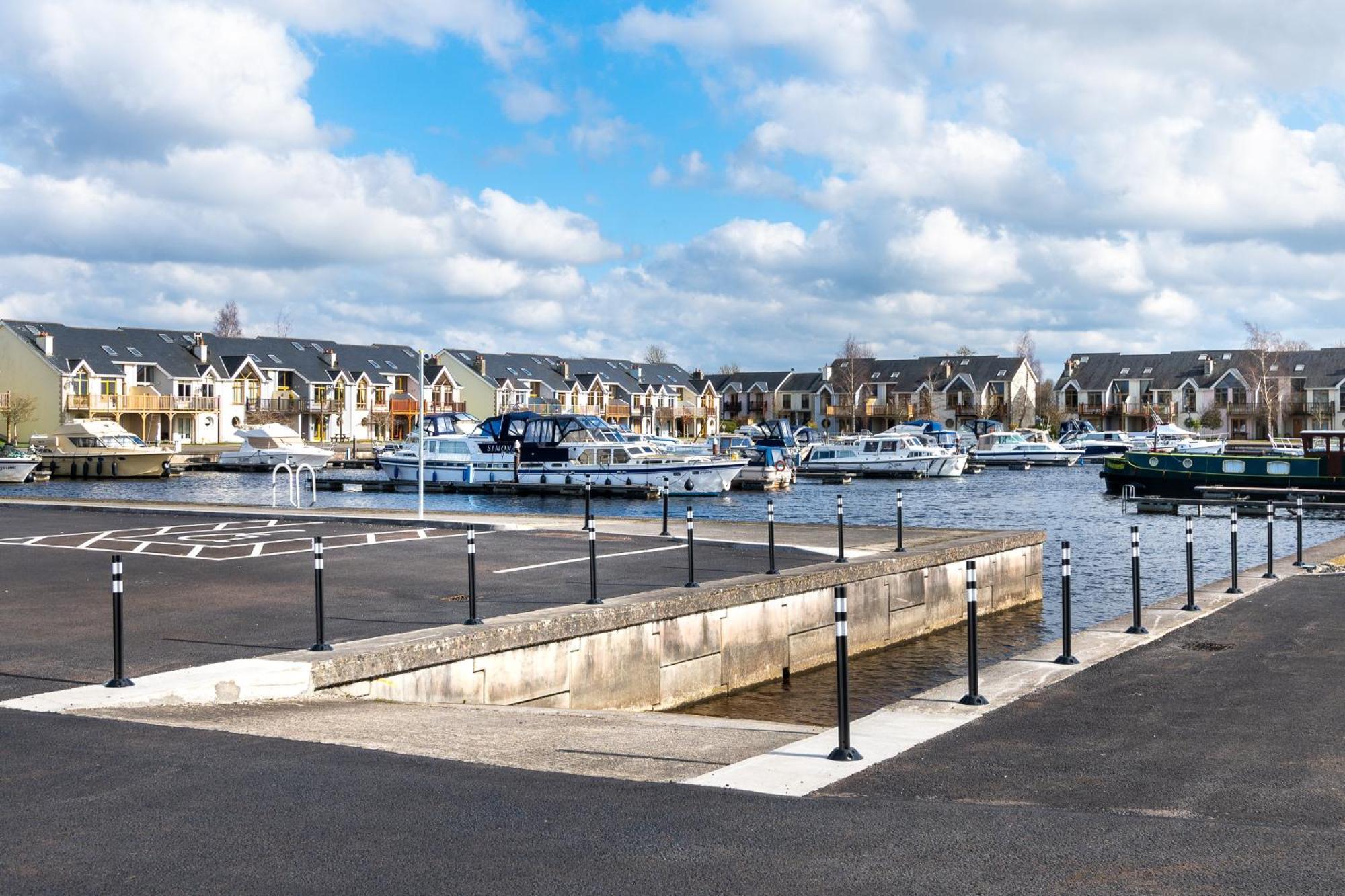 Shannonside - Stylish 5 Bed Marina Home & 40Ft Mooring Termonbarry Eksteriør billede