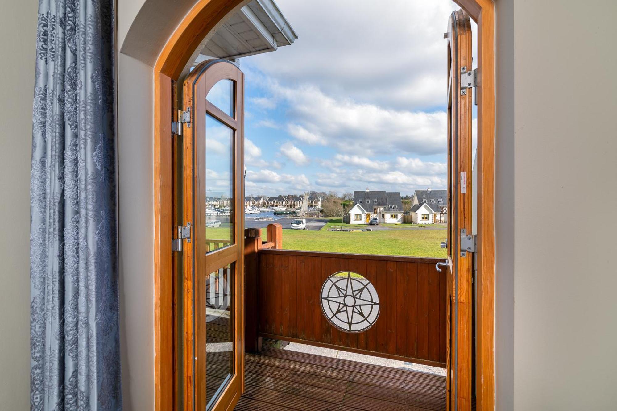 Shannonside - Stylish 5 Bed Marina Home & 40Ft Mooring Termonbarry Eksteriør billede