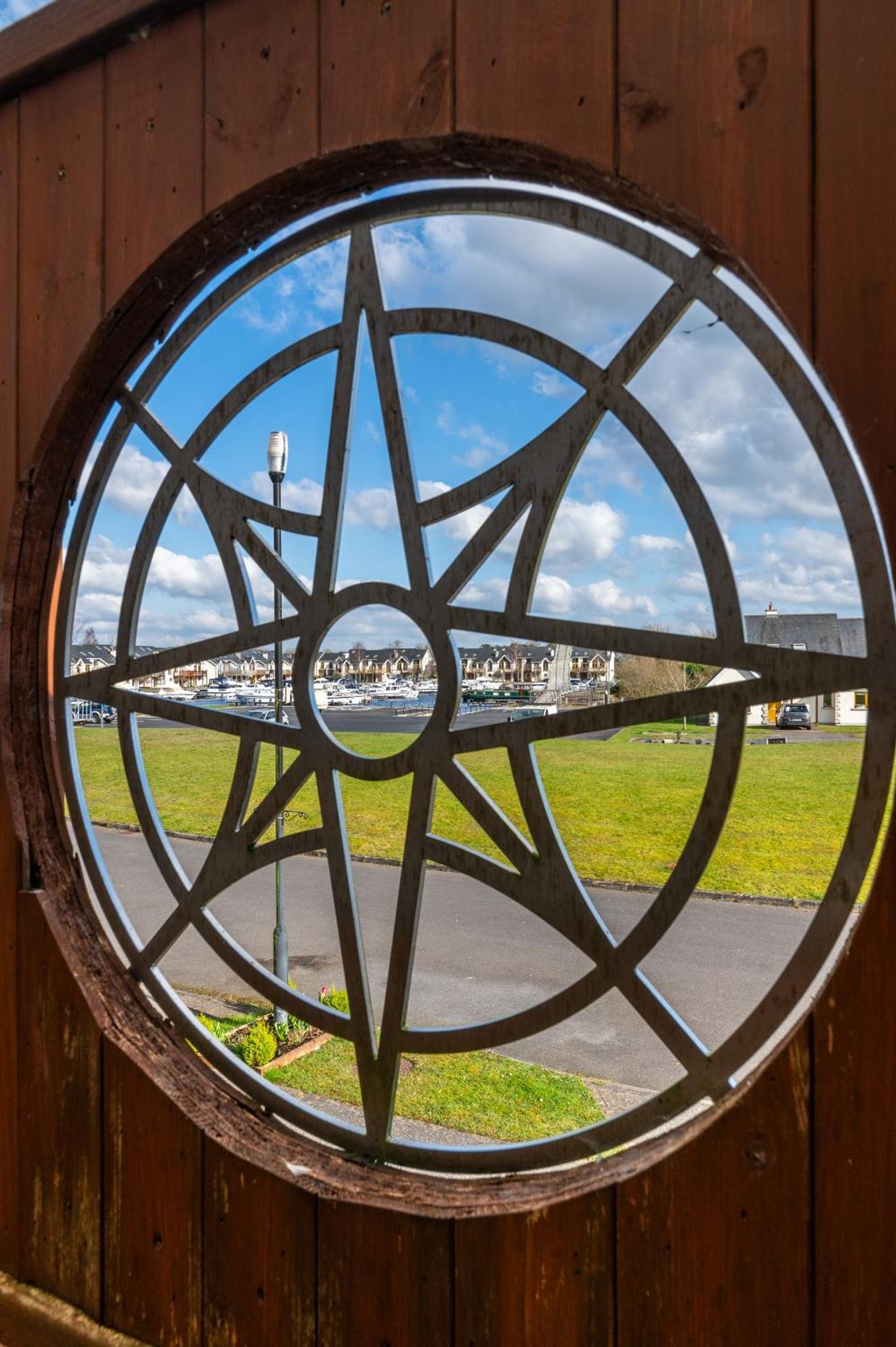Shannonside - Stylish 5 Bed Marina Home & 40Ft Mooring Termonbarry Eksteriør billede