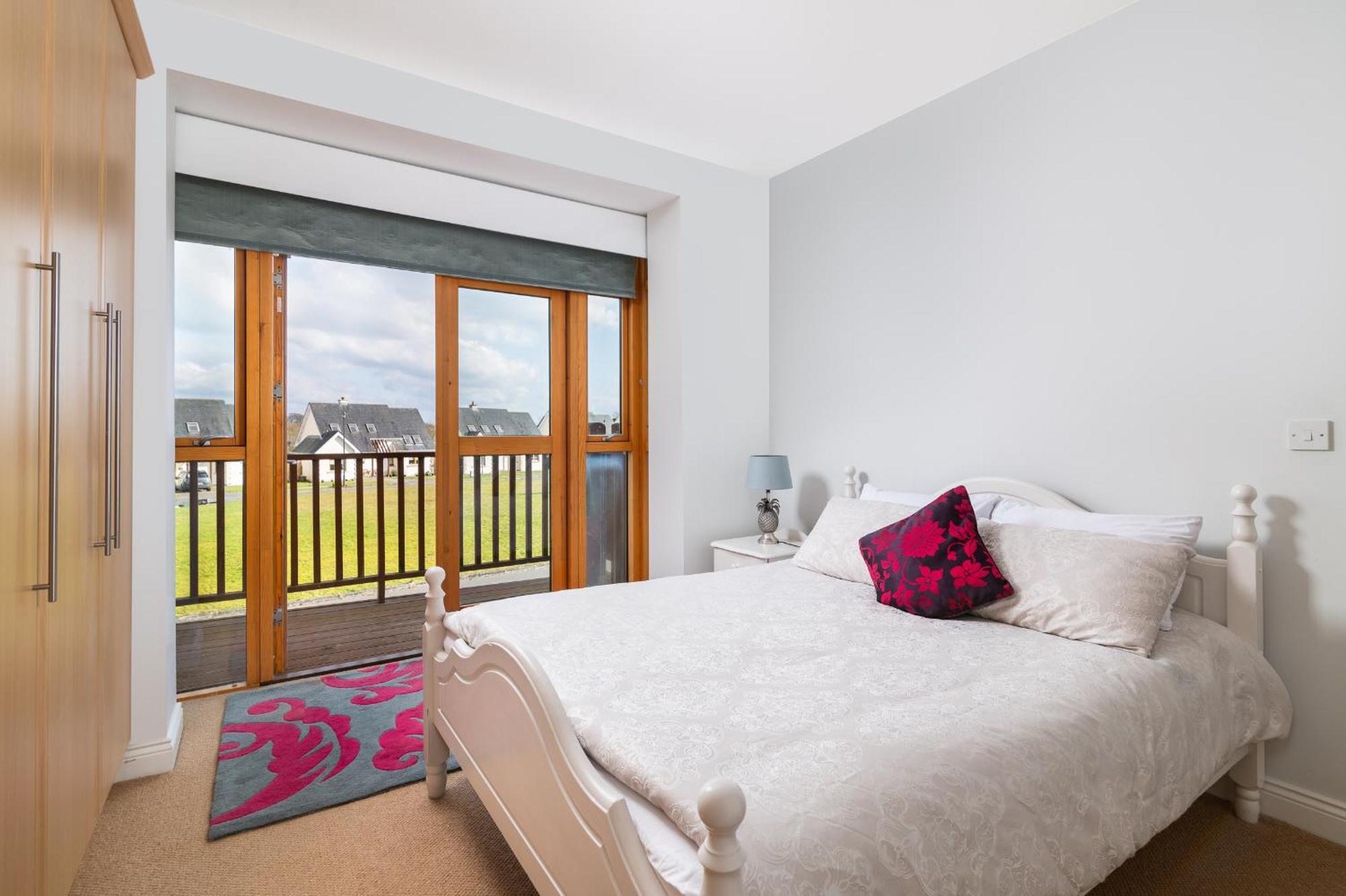 Shannonside - Stylish 5 Bed Marina Home & 40Ft Mooring Termonbarry Eksteriør billede