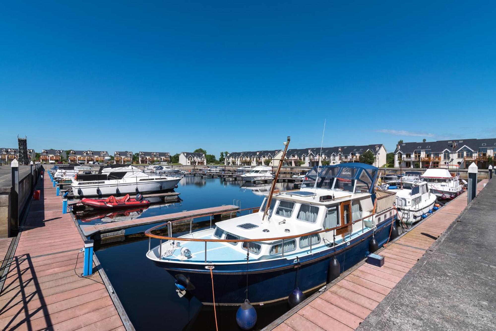 Shannonside - Stylish 5 Bed Marina Home & 40Ft Mooring Termonbarry Eksteriør billede