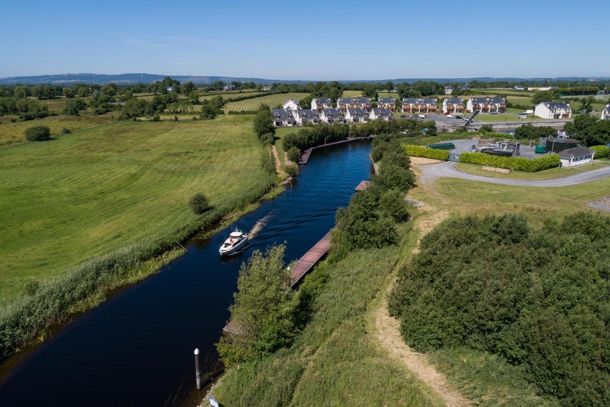 Shannonside - Stylish 5 Bed Marina Home & 40Ft Mooring Termonbarry Eksteriør billede